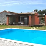Isa-villas With Shared Pool In Just 500 Meters From The Sea Apartahotel