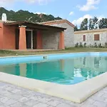 Isa-villas With Shared Pool In Just 500 Meters From The Sea Apartahotel