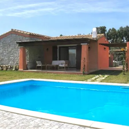 Isa-villas With Shared Pool In Just 500 Meters From The Sea Апарт-отель