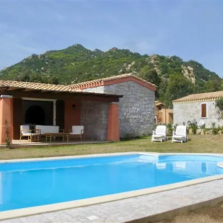 Isa-villas With Shared Pool In Just 500 Meters From The Sea Aparthotel Costa Rei