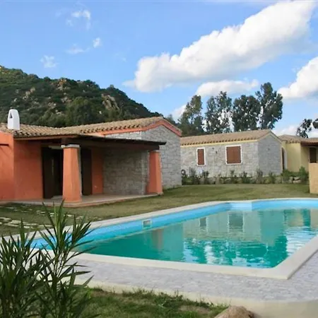 Isa-villas With Shared Pool In Just 500 Meters From The Sea