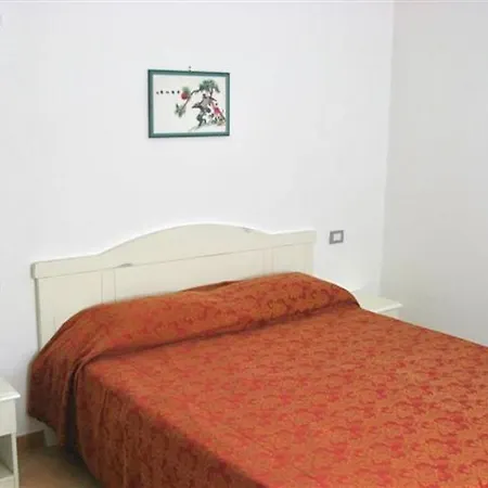 Aparthotel Isa-villas With Shared Pool In Just 500 Meters From The Sea *