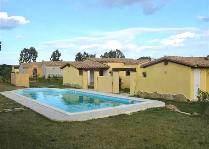 Isa-villas With Shared Pool In Just 500 Meters From The Sea 4* Costa Rei