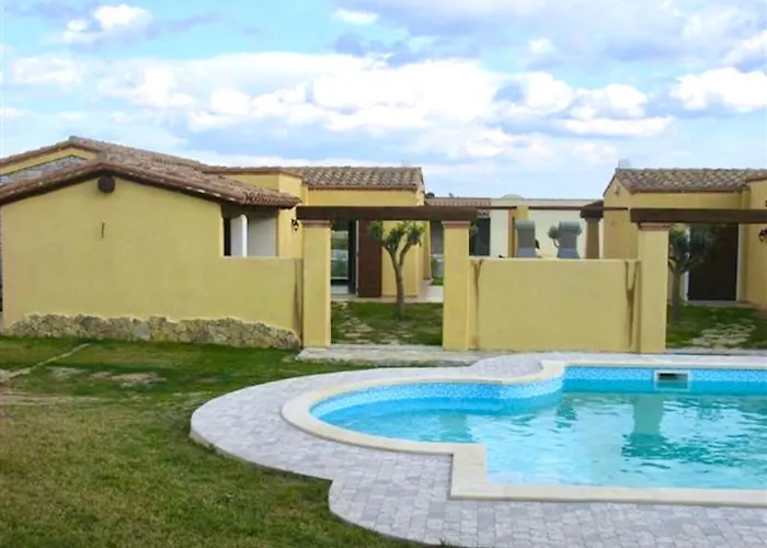 Isa-villas With Shared Pool In Just 500 Meters From The Sea Apartmanhotel 4*