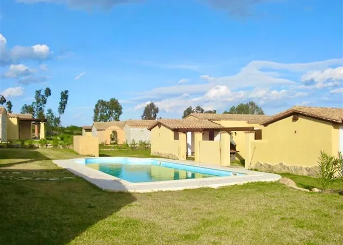 Isa-villas With Shared Pool In Just 500 Meters From The Sea