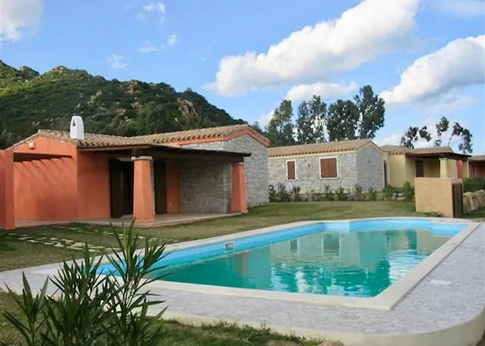 Isa-villas With Shared Pool In Just 500 Meters From The Sea