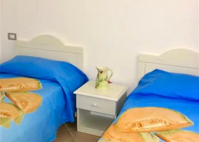 Isa-villas With Shared Pool In Just 500 Meters From The Sea Apartmanhotel